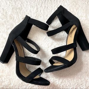 Suede black heels 🖤